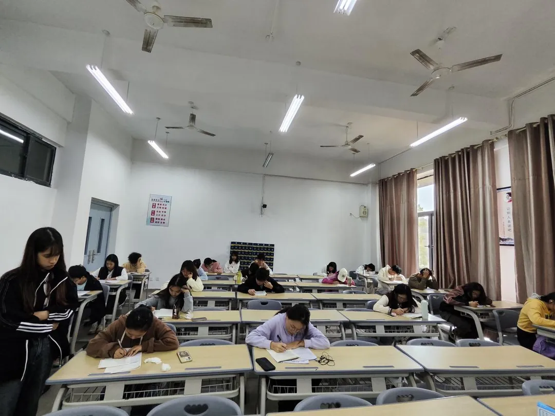 学风建设丨英语四级模拟考(二) 第10张