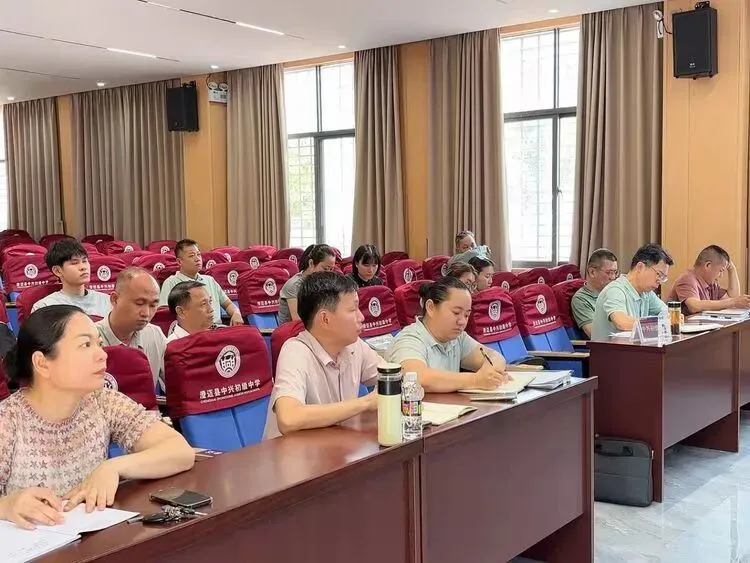 中考视导促提升 ,深耕课堂助成长 ——澄迈县师训中心莅临我校开展教学视导工作 第10张