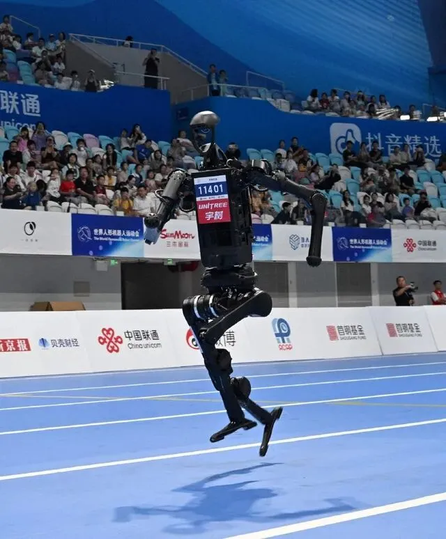 2026中考道法时政热点押题:宇树机器人打破人类1500米世界纪录 第2张