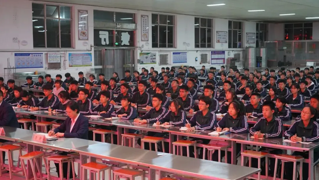 强体魄,展锋芒,中考首战我称王——我校隆重召开初三年级体育考前动员大会 第12张