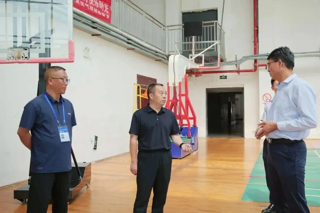 杨坚督导中考体育考试工作 第4张