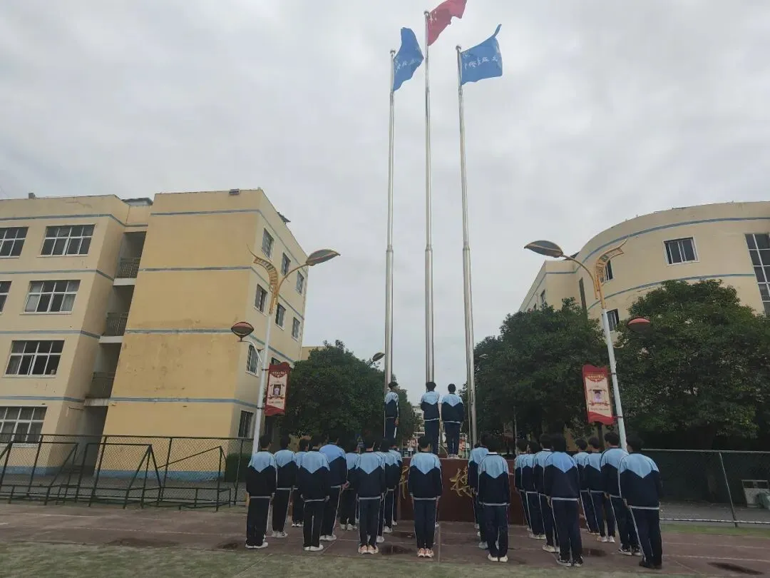 蓝天学校隆重举行2026年中考誓师大会 第3张