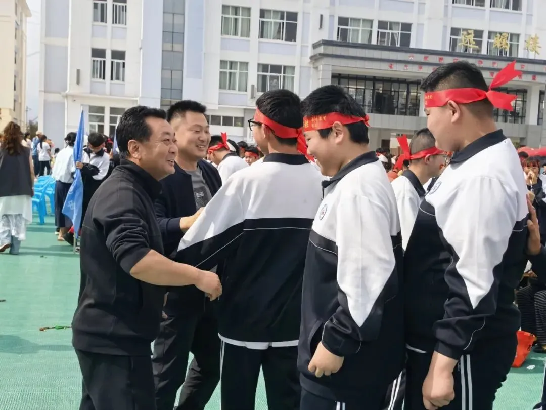 云南省保山市实验中学2026届九年级中考暖心誓师大会 第31张