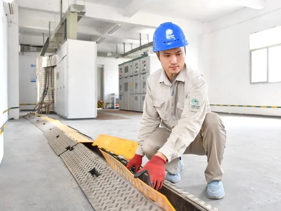 全力以赴再出发 书写中考保电“答卷” 第9张