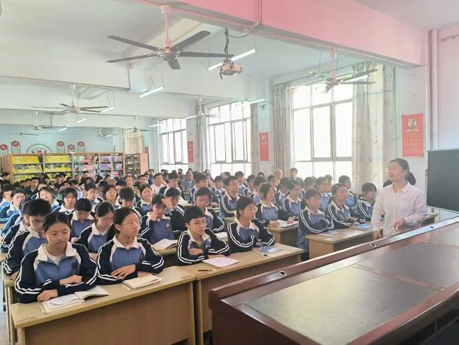 彝良县中考备考研讨会圆满召开 第10张