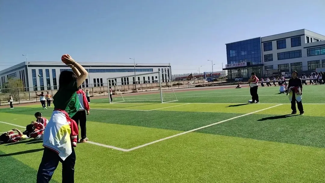 每天运动两小时,强健身心迎中考——成功中考复读学校体育锻炼收获多 第6张