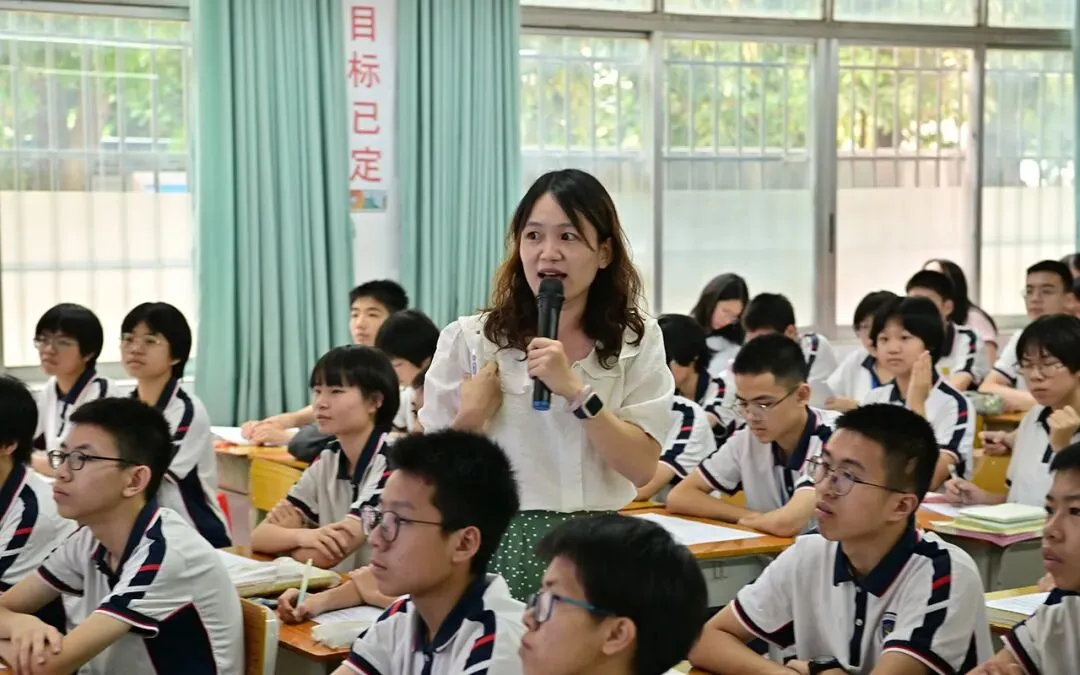 【善美儒实】聚焦中考写作 共研备考策略——区环两江初中英语教研活动在儒林实验学校举行 第8张