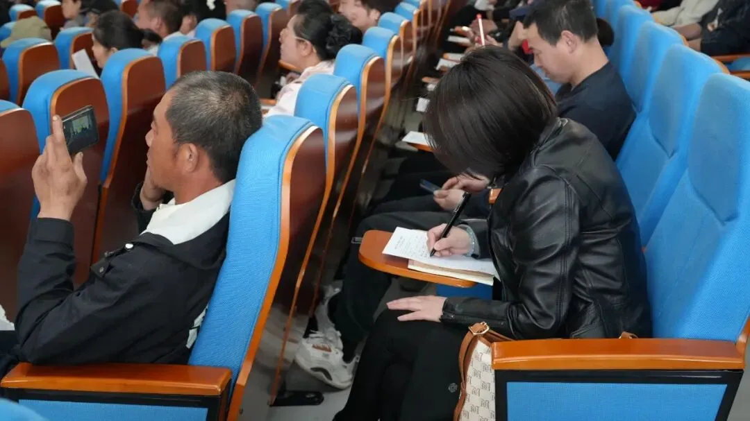 科学陪伴助中考 家校同心护成长——羊亭学校第21期“父母大学”开讲! 第11张