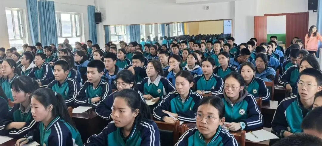 心稳致远 决胜中考 ——我校举办初三中考备考心理辅导专题讲座 第3张