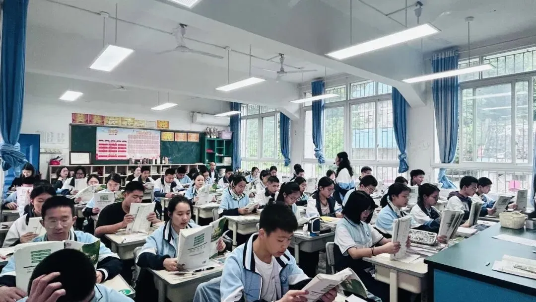 沿途致远沐春风,视导领航备中考——龙马潭区教师发展中心九年级全学科视导走进泸州市兆和学校 第16张