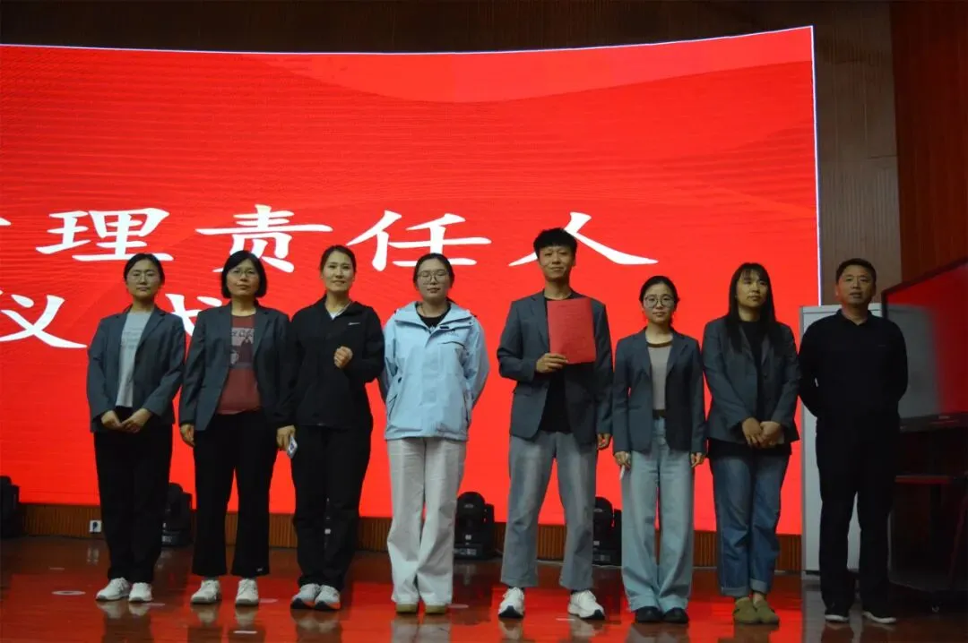 立状明志,决胜中考 | 我校举行2026年中考目标管理责任书签订仪式 第19张