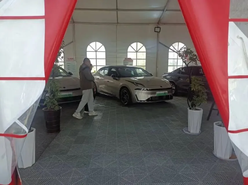 26山东真题:逆袭:从“跟跑”到“领跑”,中国新能源汽车自主创新、一骑绝尘,这对你未来工作有哪些启示? 第3张