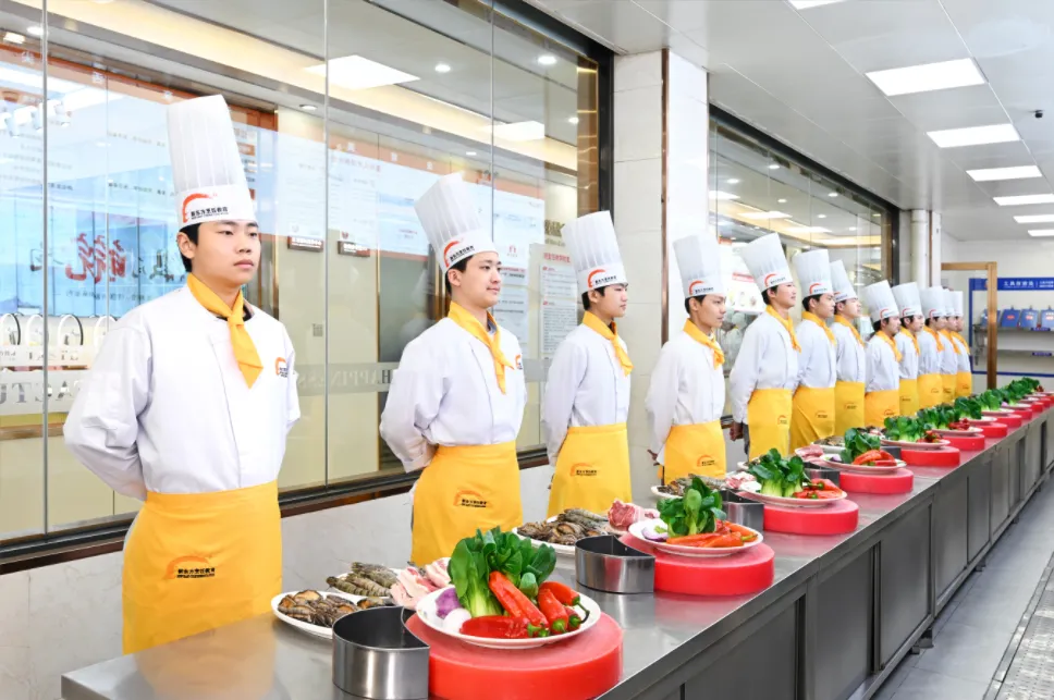 中考结束再找学校来得及吗?宜宾新东方 2026 夏秋季预科班,现在报名更划算! 第5张