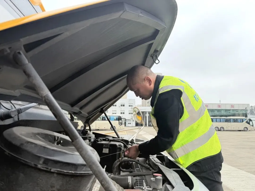 连续6年护航体育中考! 千名考生将乘坐同学号校车安全赴考 第18张