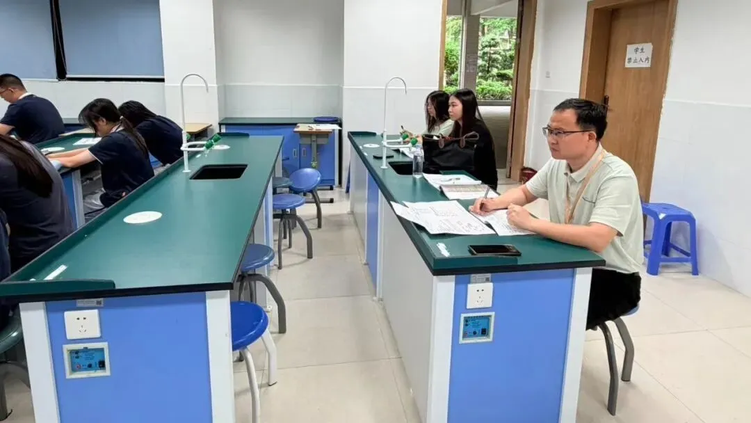 新闻资讯丨研思赋能中考,笃行共促成长——阳春市第三中学赴珠海梅华中学开展交流学习活动 第4张