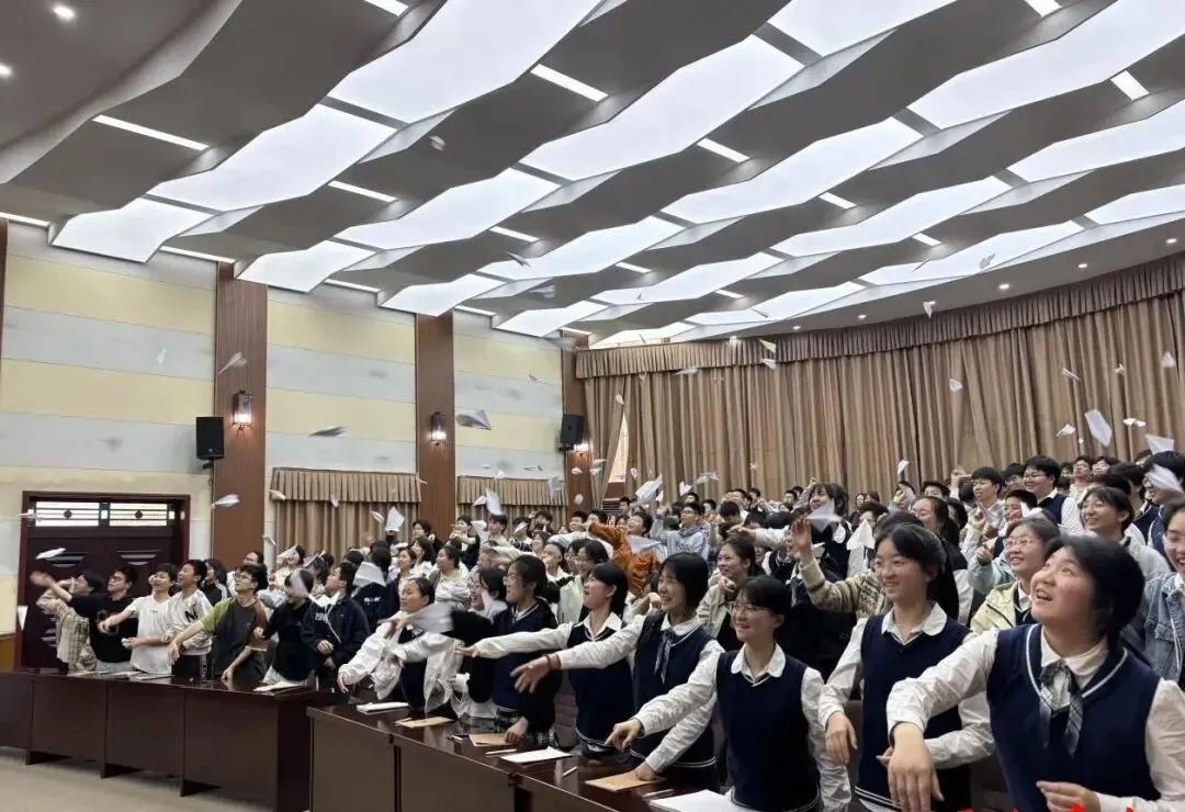 减压赋能,逐梦中考!嘉鱼实验中学开展初三考前心理团辅活动 第2张