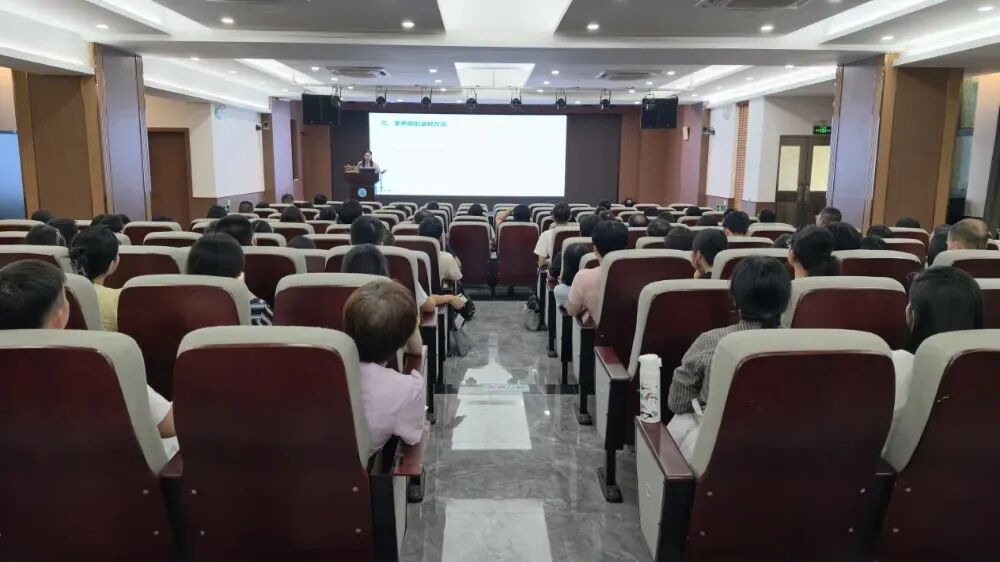 锚定中考航向,共研命题新篇——汕头市初中物理中考模拟考题命题培训活动在澄海实验学校举行 第1张