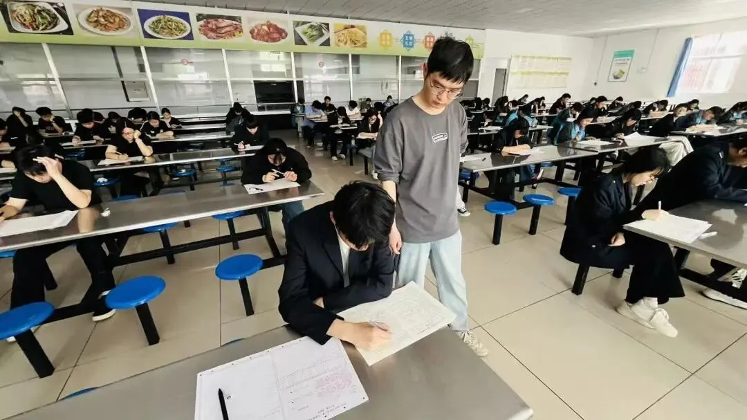 厉兵秣马迎鏖战 全真模拟试锋芒丨我校高三高考适应性考试顺利举行 第16张