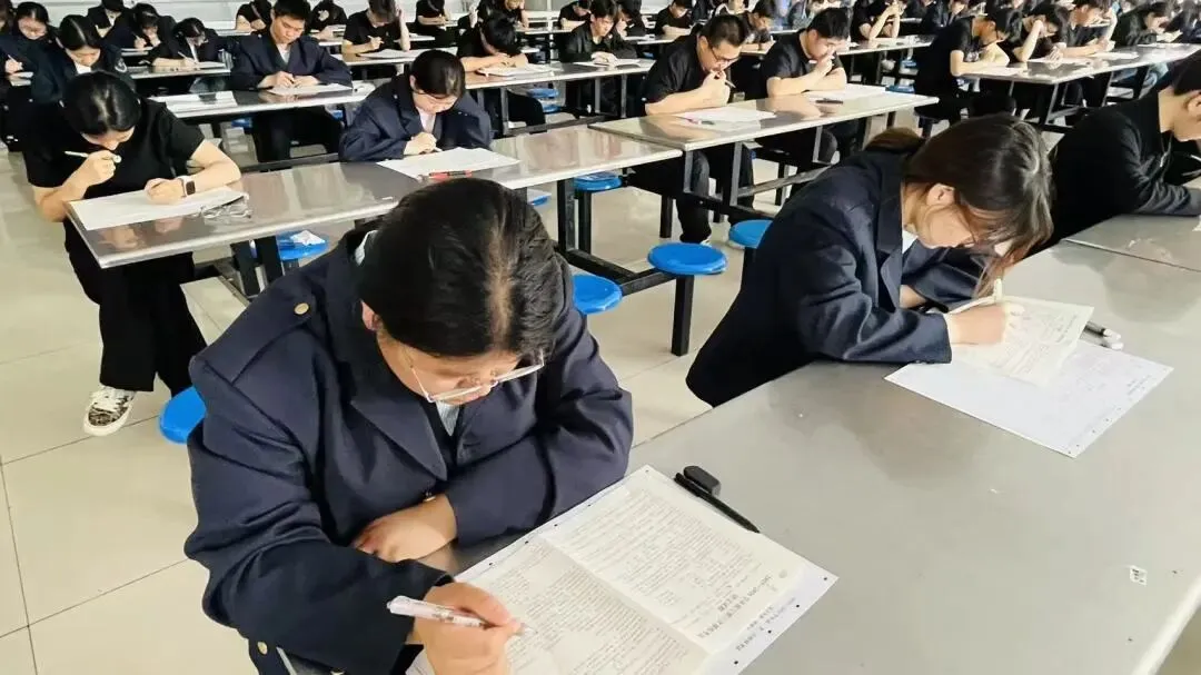 厉兵秣马迎鏖战 全真模拟试锋芒丨我校高三高考适应性考试顺利举行 第17张