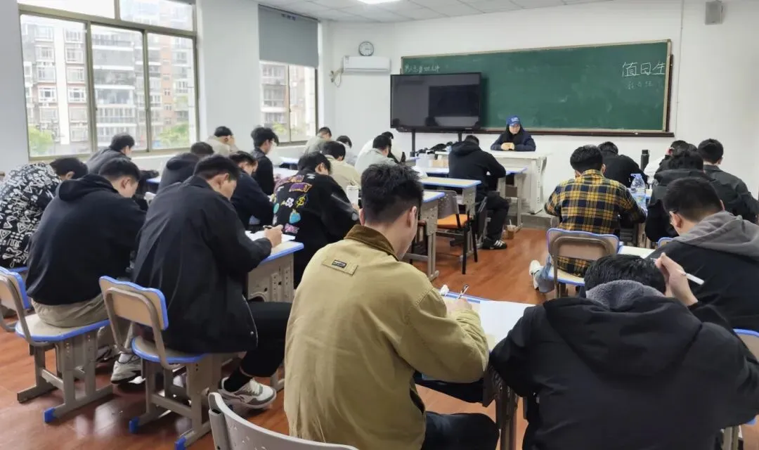 考试进行时 || 2026年上半年铁路司机理论模拟考试正式开考! 第4张