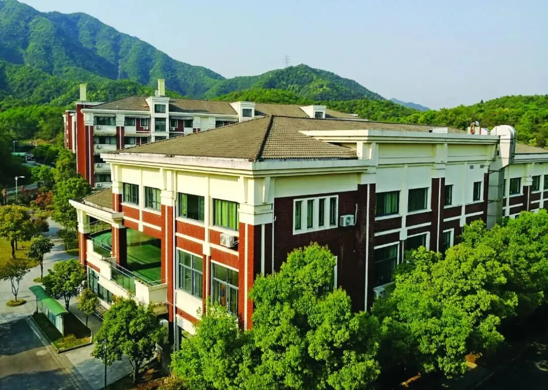 杭州女生中考495分,高考冲进全国名校!选对一所适合的高中,这群孩子照样实现逆袭 第7张