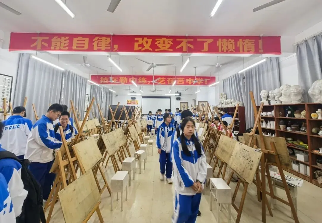 探梦一中筑初心 励志前行赴中考丨福安六中初三优秀学子赴福安一中交流参观 第9张