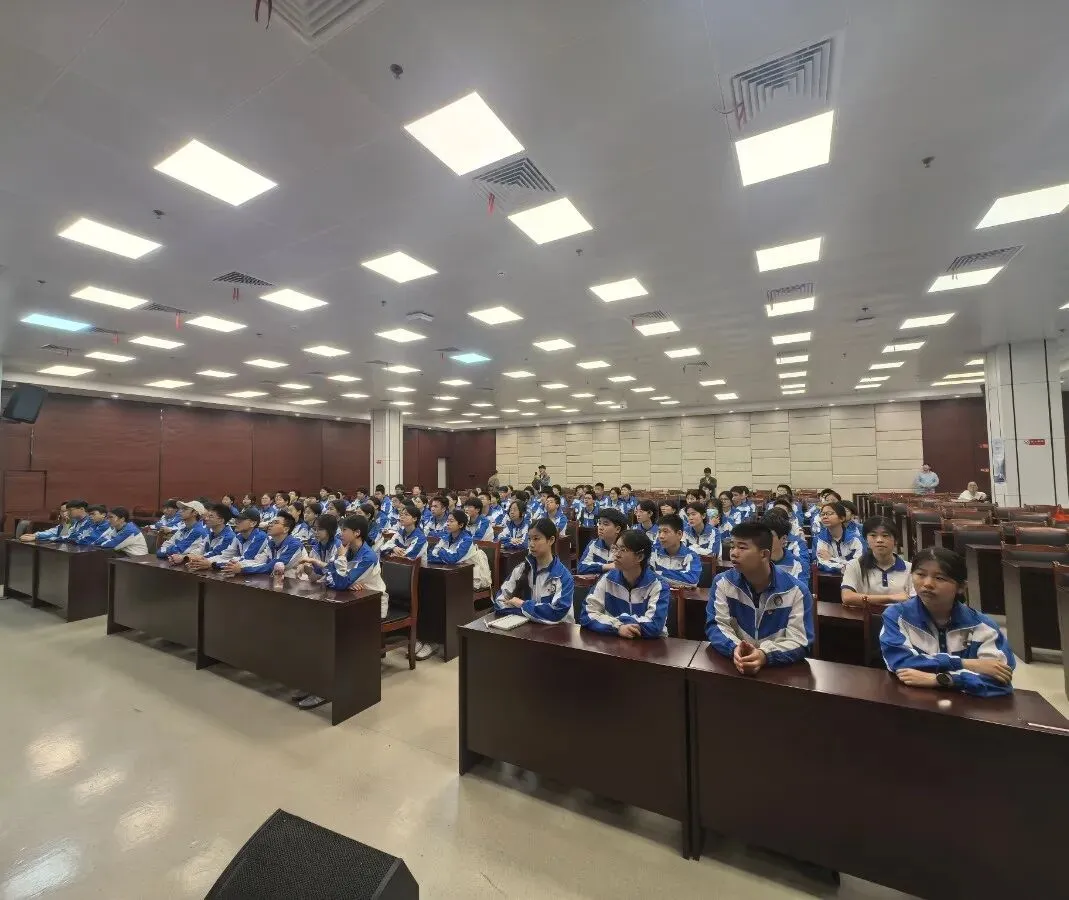 探梦一中筑初心 励志前行赴中考丨福安六中初三优秀学子赴福安一中交流参观 第13张