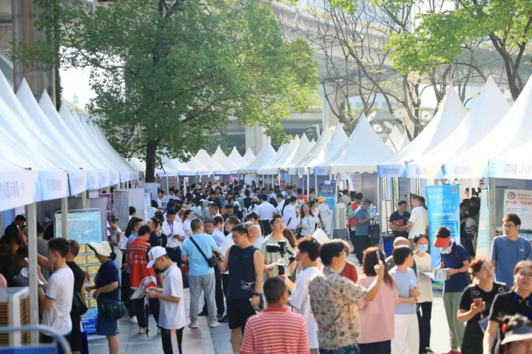 中考政策公布,5月1日来环球中心面对面咨询150所中学 第5张