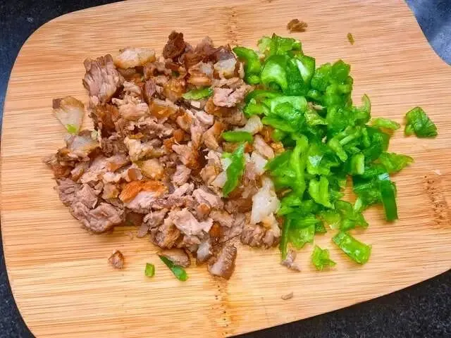 中考倒计时!初三儿子早餐不费妈,10分钟搞定肉夹馍,简单省事 第5张