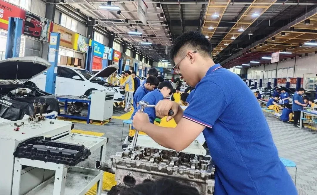 中考落榜≠未来无望!16岁杨晓:一个明智的选择,逆袭精彩的人生! 第2张