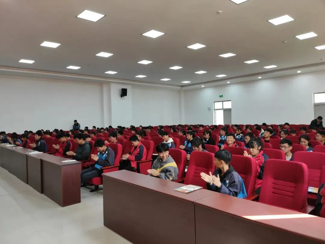 大关初中举办“把握现在,赢得未来”中考励志讲座 第5张