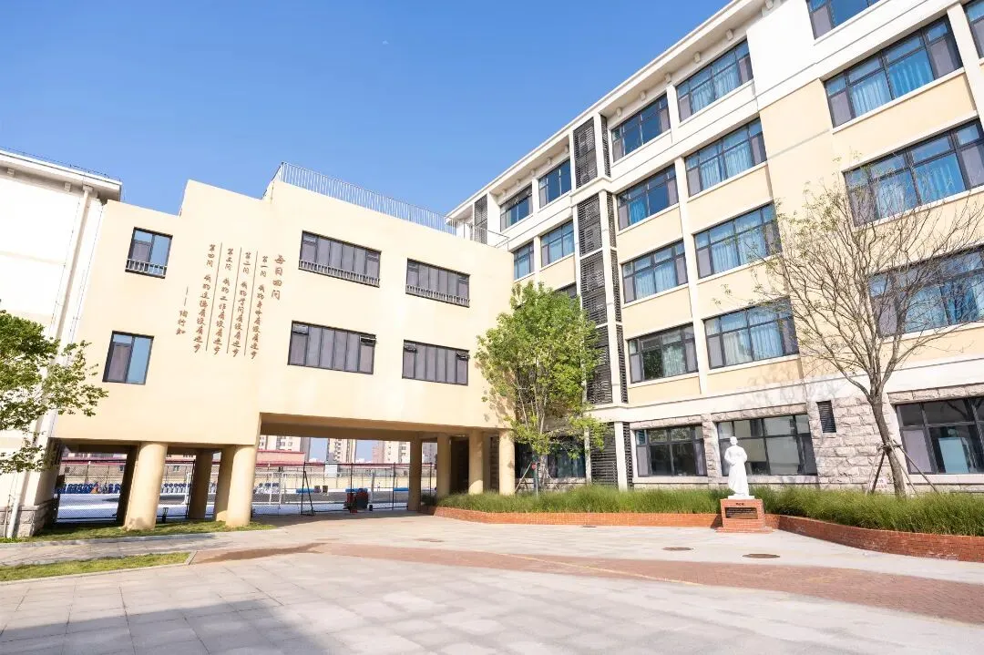 【17中•中考资讯】青岛艺术学校与山东省青岛第十七中学合作2026年新型职普融通绘画专业招生简章 第2张