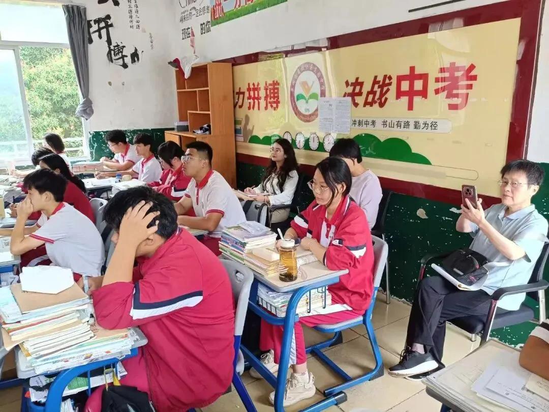 视导把脉明方向 聚力攻坚战中考——区教师进修学校莅临我校开展初三毕业班教学视导工作 第9张