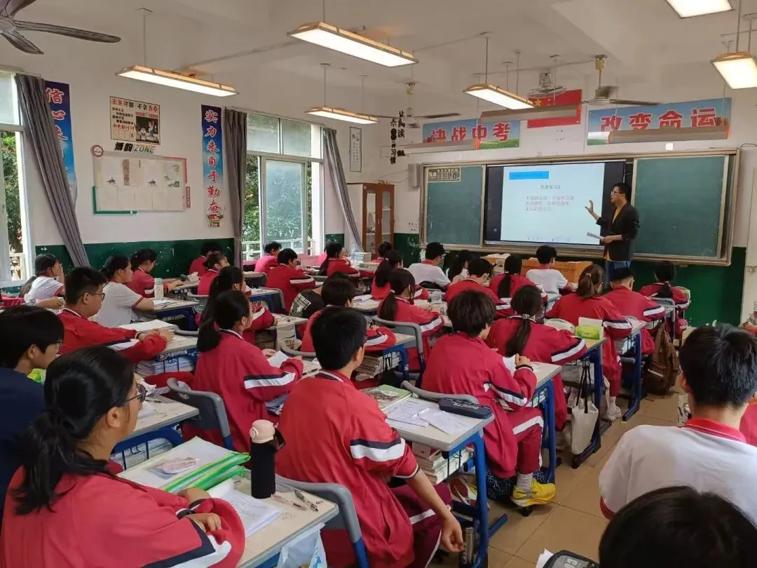 视导把脉明方向 聚力攻坚战中考——区教师进修学校莅临我校开展初三毕业班教学视导工作 第12张