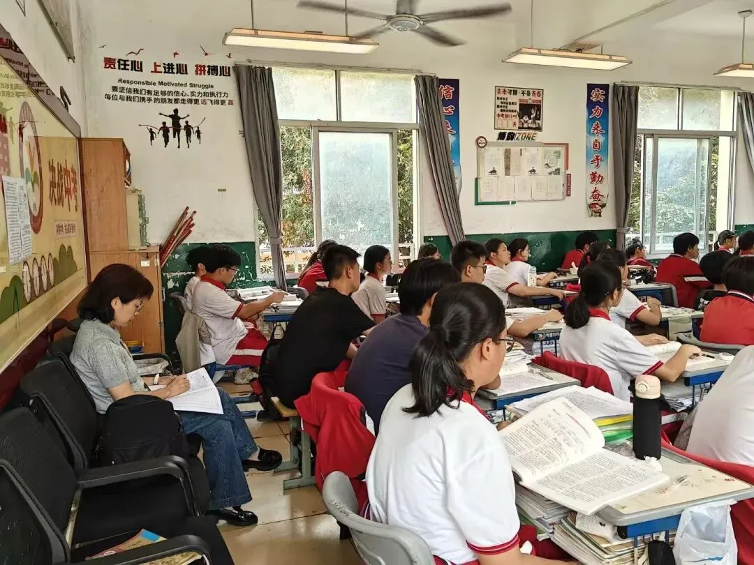 视导把脉明方向 聚力攻坚战中考——区教师进修学校莅临我校开展初三毕业班教学视导工作 第17张