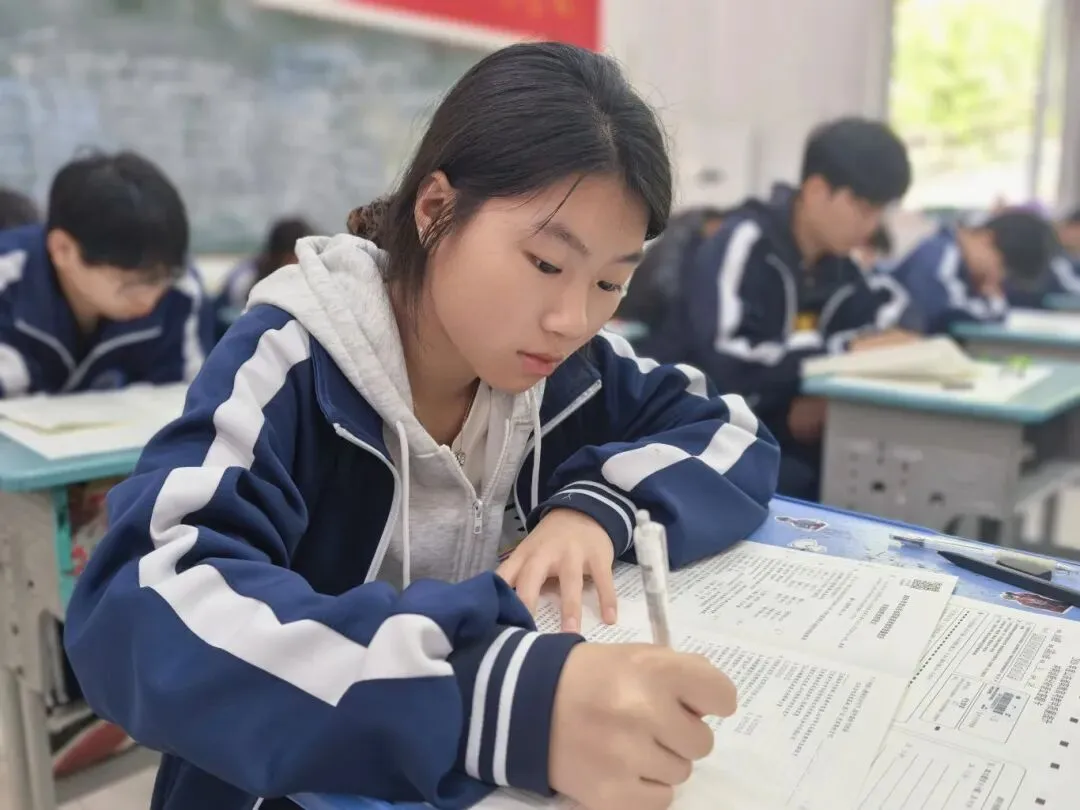 菏泽育华职业中等专业学校举行高三第二次模拟考试 第5张