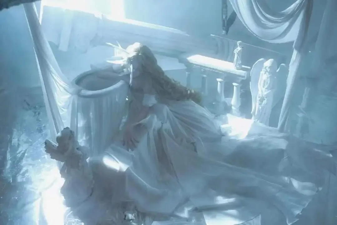 “圣马丁给我直录了”!休学两年、中考落榜、上岸伦艺戏服设计 第7张