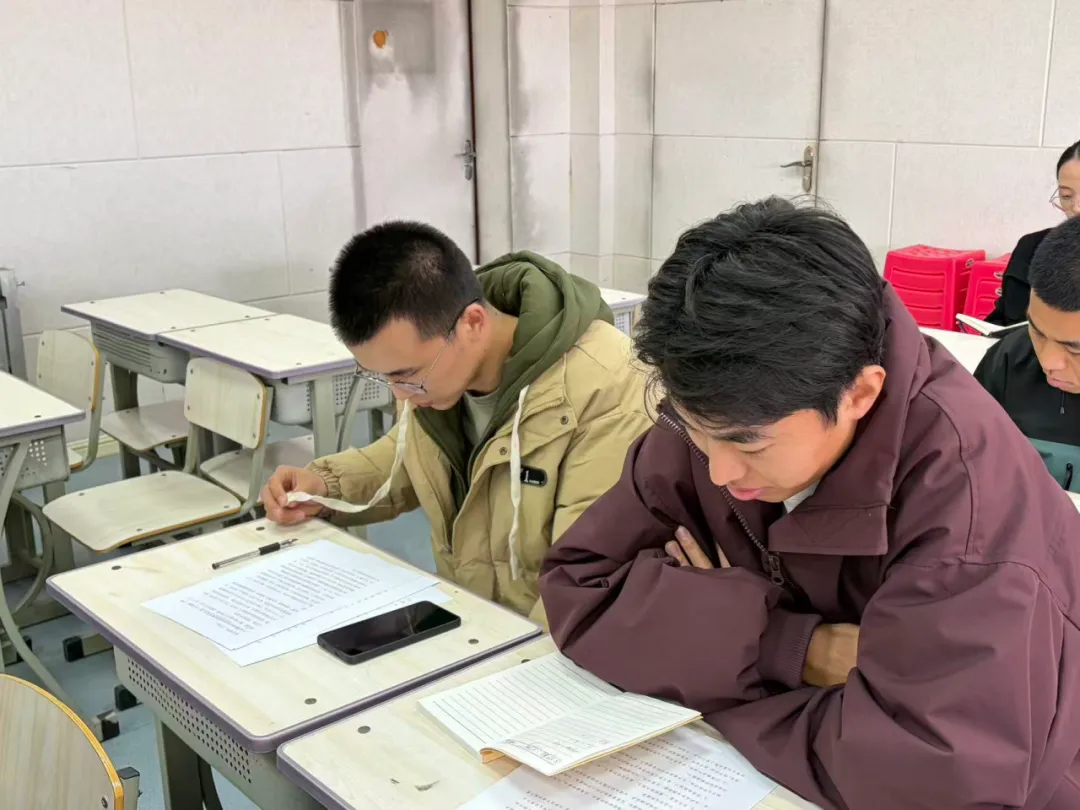 【存真•中考会考】锚定方向,科学提质——莱山区第一初级中学召开年级全体教师会议 第4张