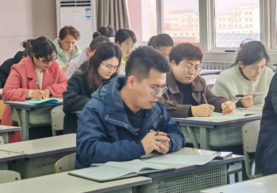 【存真•中考会考】锚定方向,科学提质——莱山区第一初级中学召开年级全体教师会议 第9张