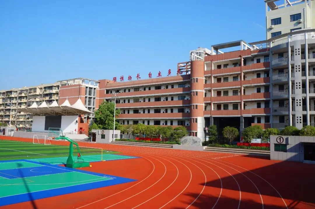 这所经常招不满的学校,近三年却把百名中考400多分的孩子送进了985、211、双一流 第3张