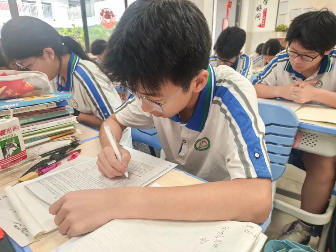 【科组动态】以赛促学固语法,凝心聚力迎中考——香市中学初三级顺利举办英语语法知识竞赛 第5张