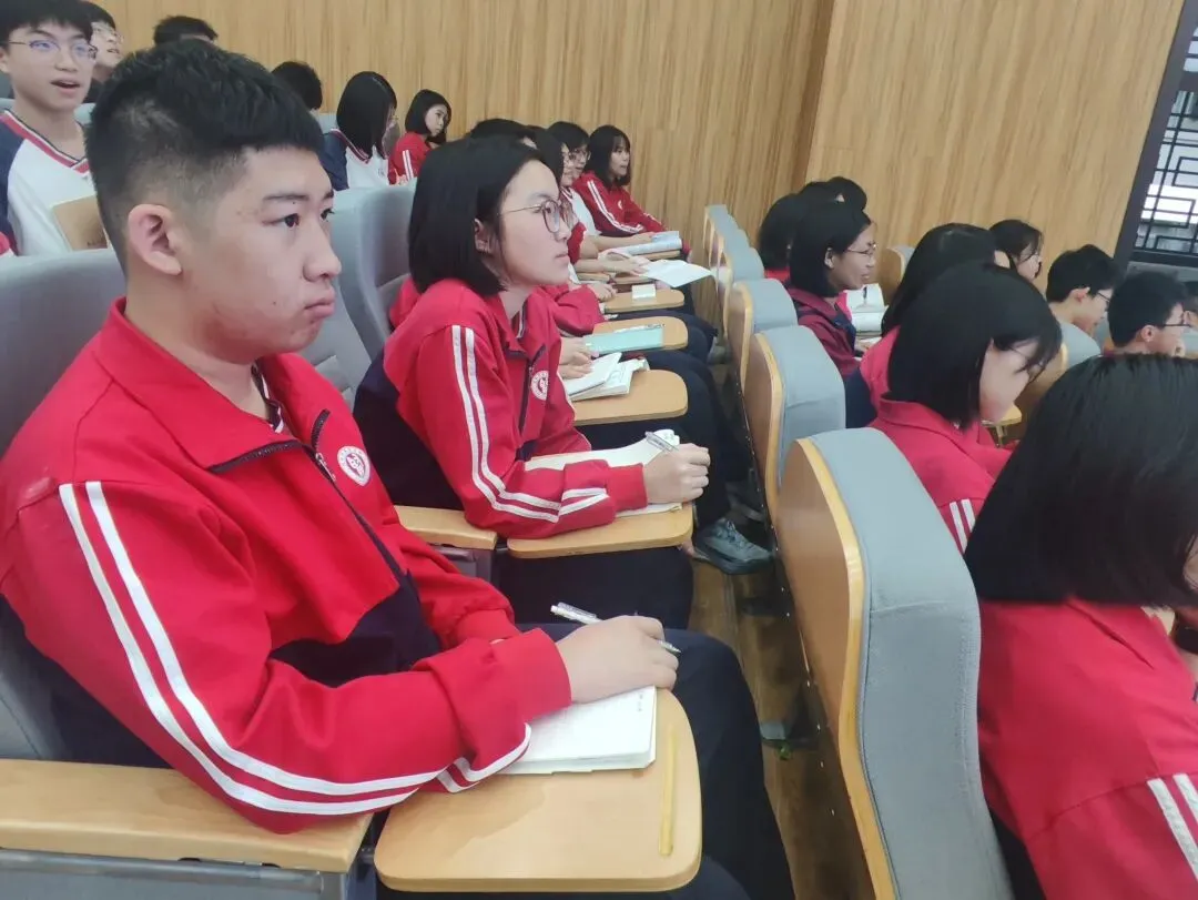 学法指导助中考,优秀学子传经验——桂林市尚贤初三年级中考备考学法指导会 第15张