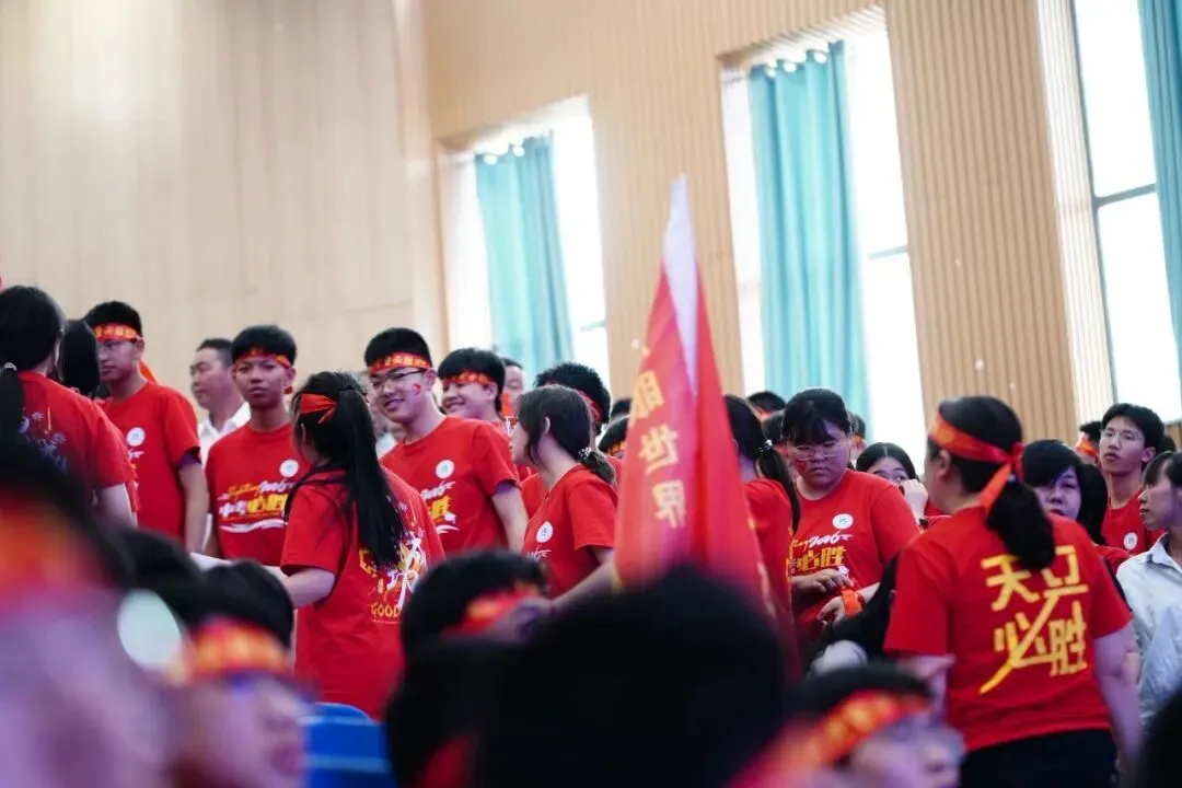 【奋战六十天 ,圆梦中考时】彝良天立学校2026届“亮剑中考时,无悔青春”目标引领大会 第45张