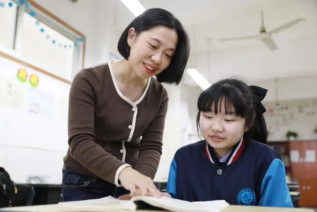 索要试卷被骂 “派头大”:别拿教师尊严,当情绪失控的挡箭牌 第3张