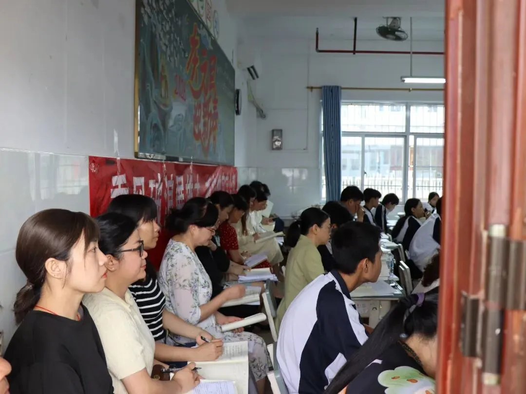 精准视导促提升 凝心聚力备中考 —— 钦州市教育发展研究中心莅临市第八中学开展专题教学视导活动 第10张