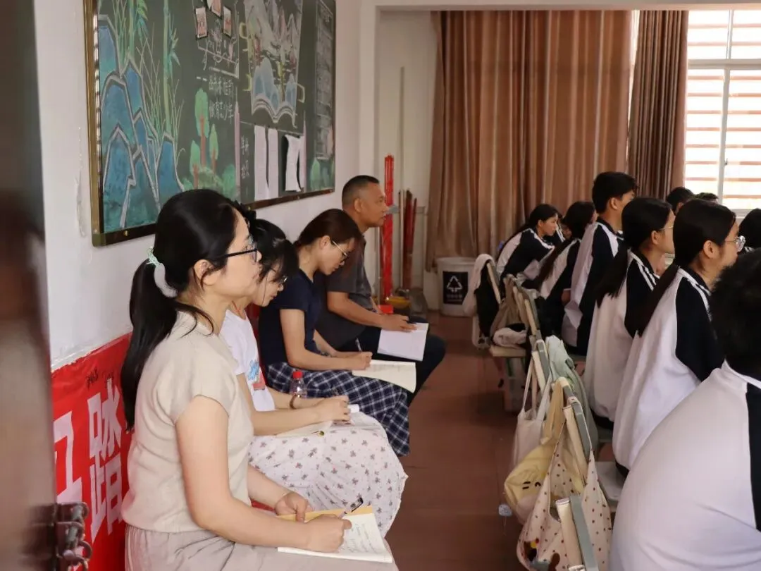 精准视导促提升 凝心聚力备中考 —— 钦州市教育发展研究中心莅临市第八中学开展专题教学视导活动 第11张