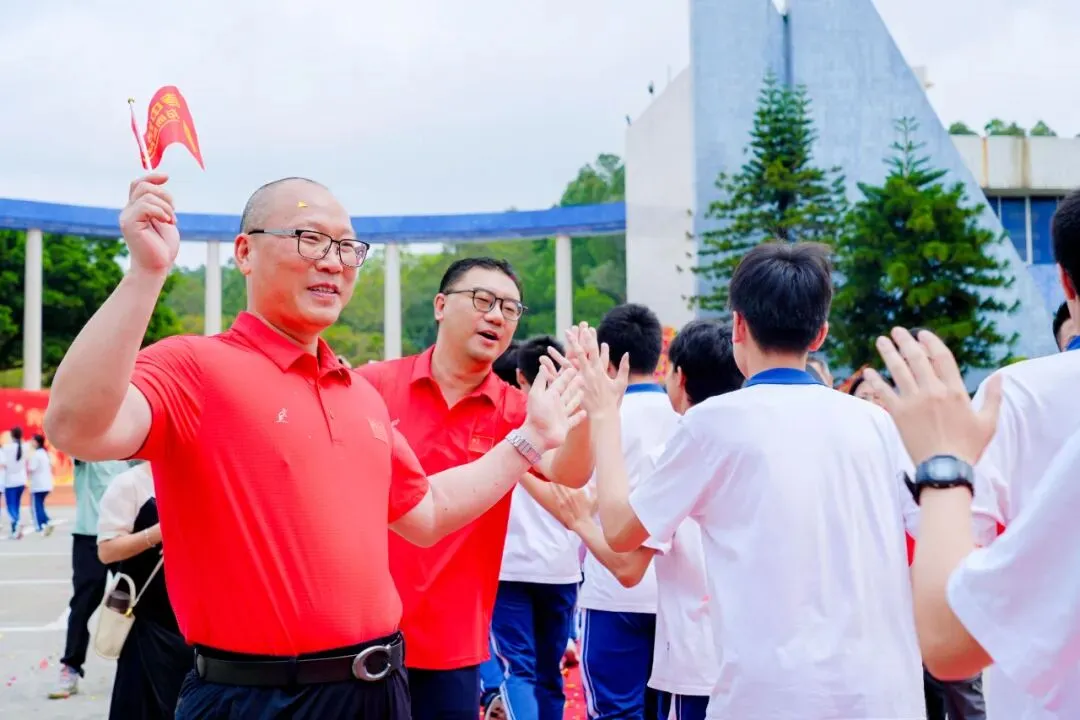 莲峰策马扬鞭处,知用同心折桂时——中考誓师大会圆满举行 第51张