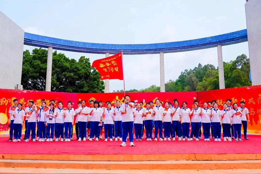 莲峰策马扬鞭处,知用同心折桂时——中考誓师大会圆满举行 第77张