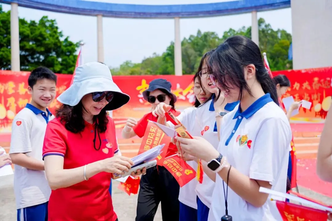 莲峰策马扬鞭处,知用同心折桂时——中考誓师大会圆满举行 第110张