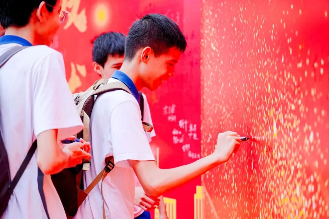 莲峰策马扬鞭处,知用同心折桂时——中考誓师大会圆满举行 第136张